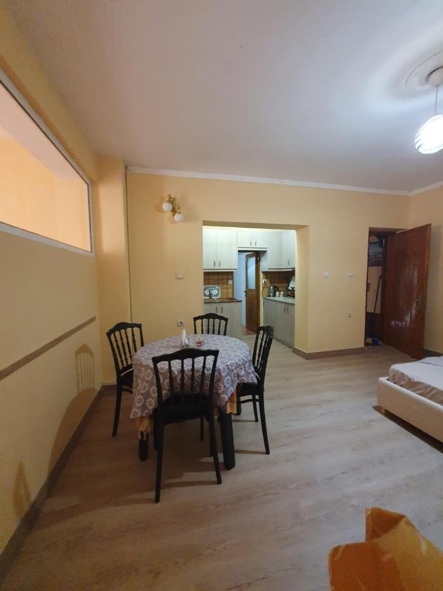 Mona'S Apartments Sarandë Zimmer foto