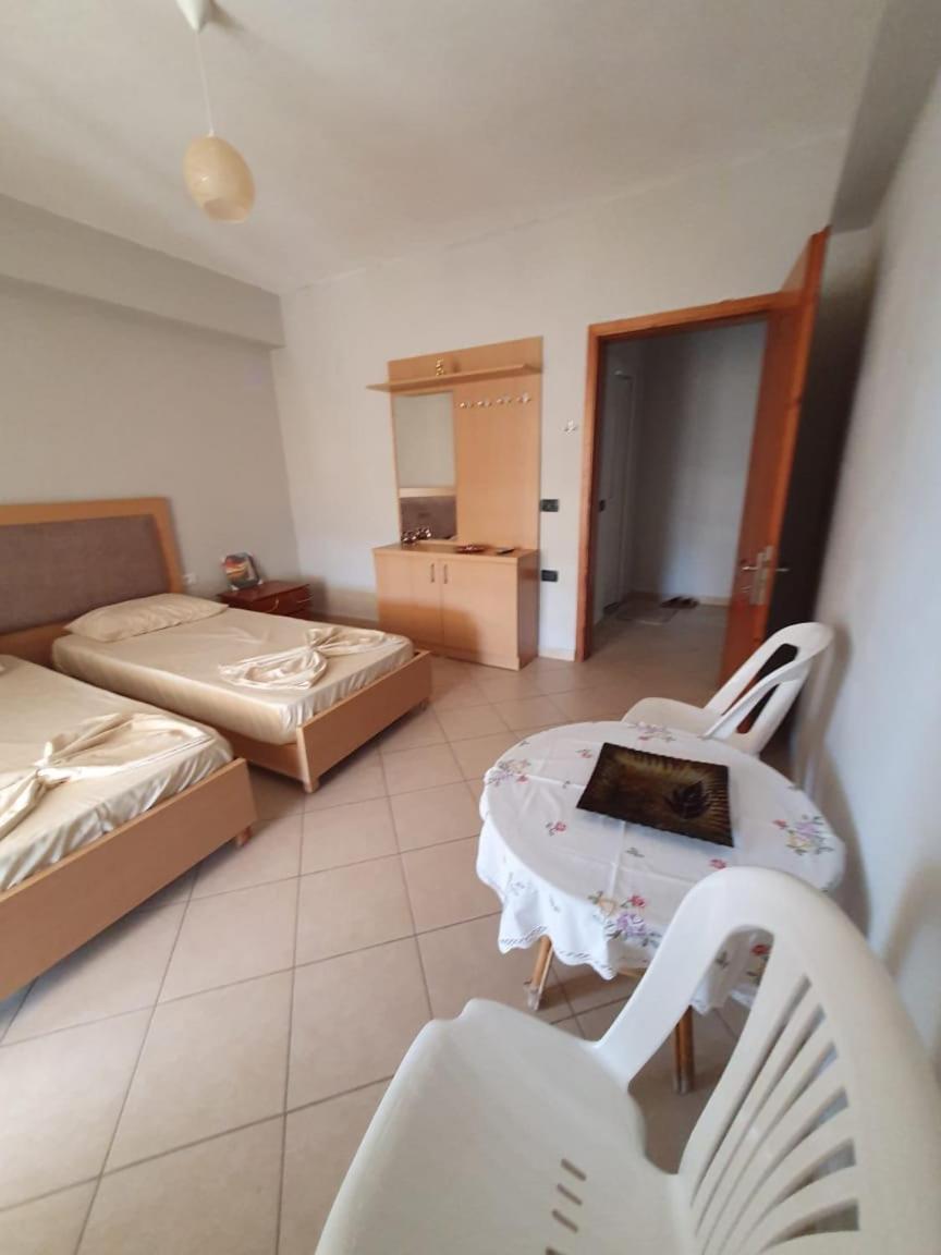 Mona'S Apartments Sarandë Zimmer foto